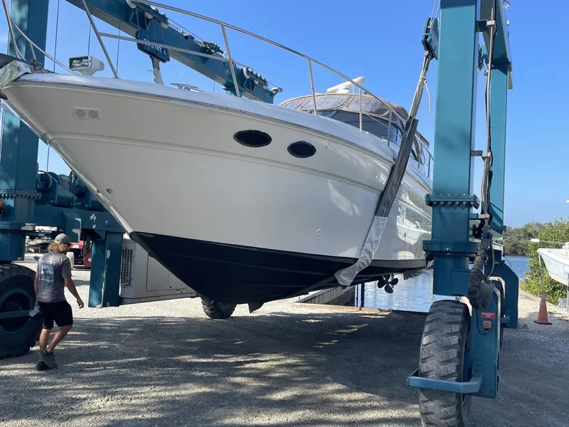 Slide: The Image of Sea Ray 380 Sundancer 2001 - 48