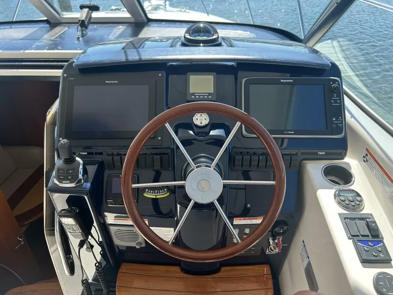 Slide: The Image of Tiara 3500 Sovran 2008 - 15