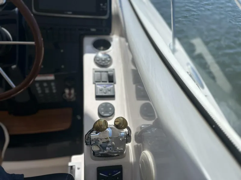 Slide: The Image of Tiara 3500 Sovran 2008 - 18