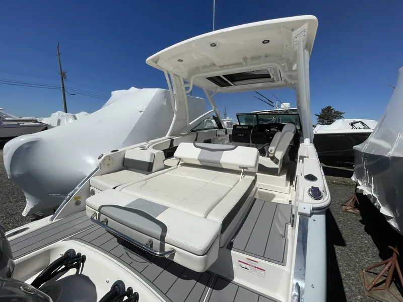 Slide: The Image of Chaparral 280 OSX 2023 - 10
