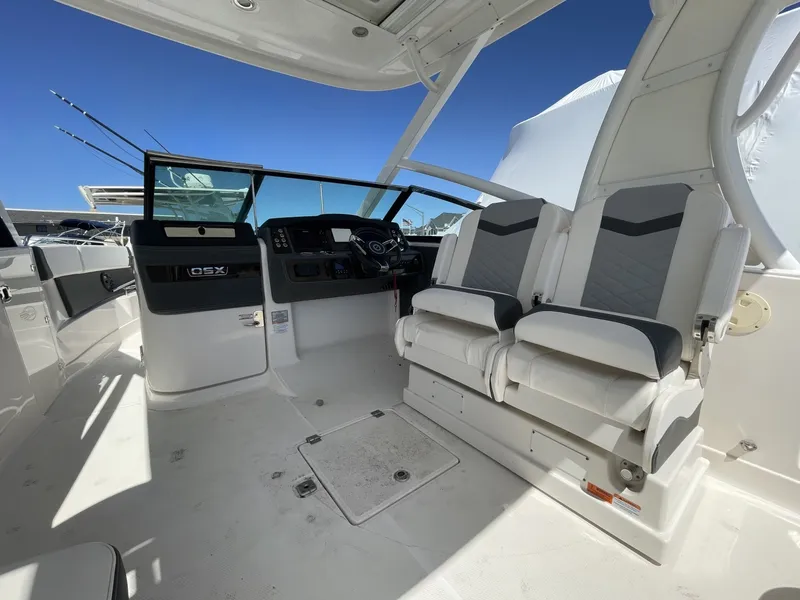 Slide: The Image of Chaparral 280 OSX 2023 - 11