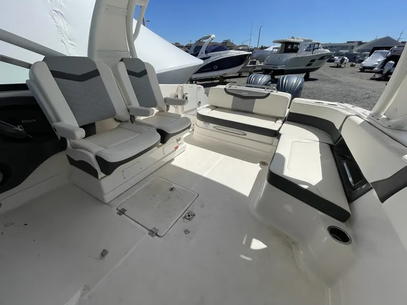 Slide: The Image of Chaparral 280 OSX 2023 - 13