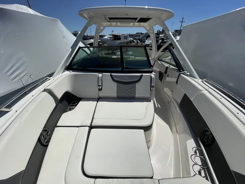 Slide: The Image of Chaparral 280 OSX 2023 - 17