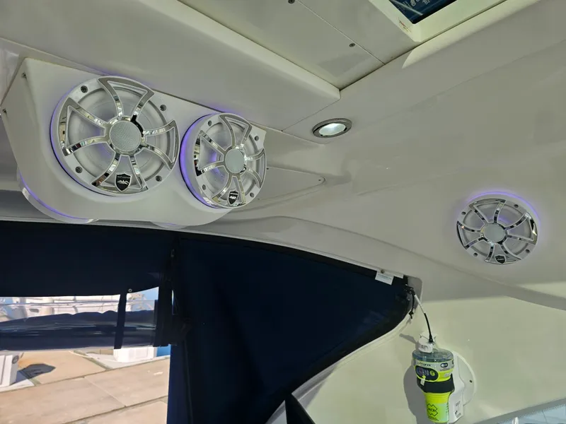 Slide: The Image of Sea Ray 500 SUNDANCER 2012 - 25
