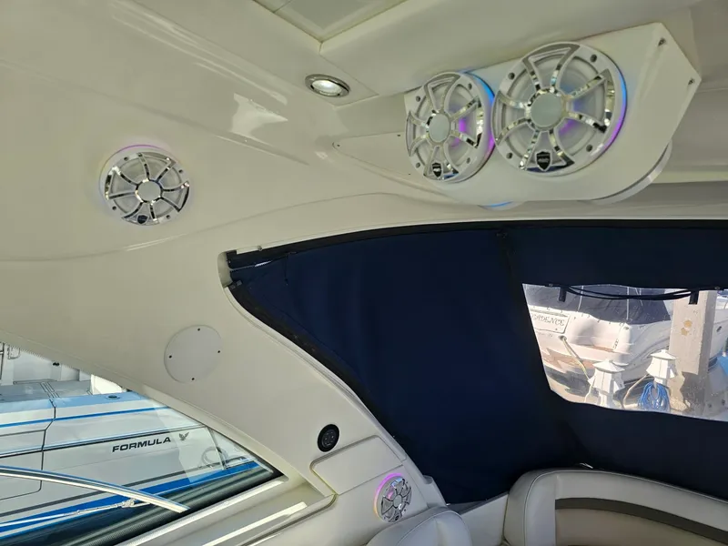 Slide: The Image of Sea Ray 500 SUNDANCER 2012 - 26