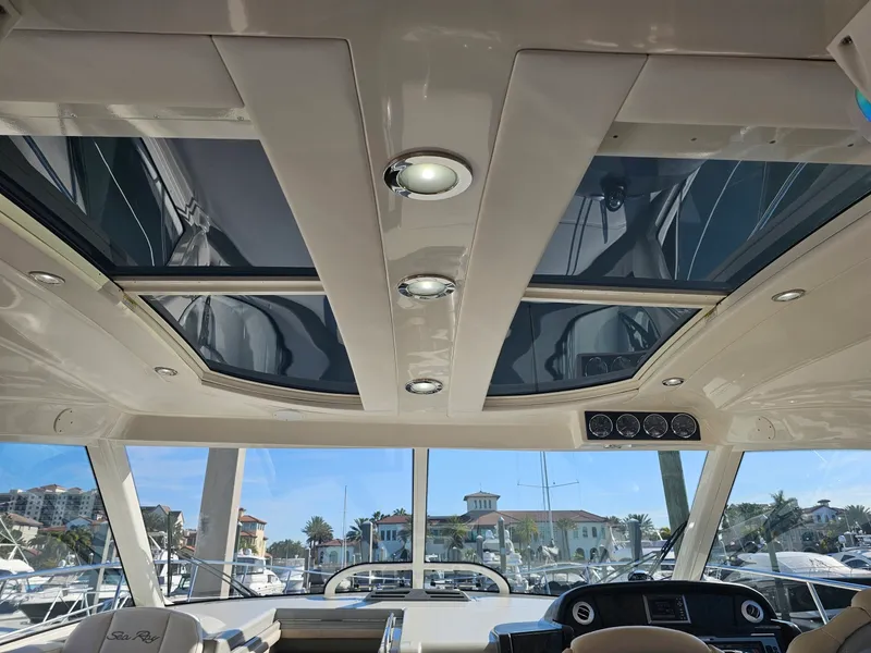 Slide: The Image of Sea Ray 500 SUNDANCER 2012 - 28
