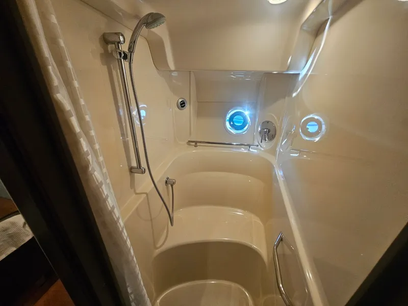 Slide: The Image of Sea Ray 500 SUNDANCER 2012 - 45