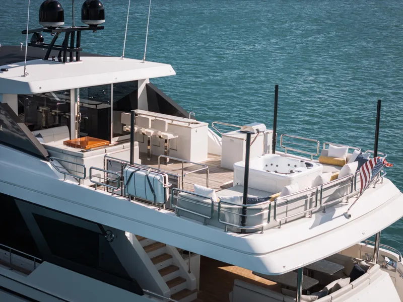 Slide: The Image of Ocean Alexander 32 L 2024 - 13