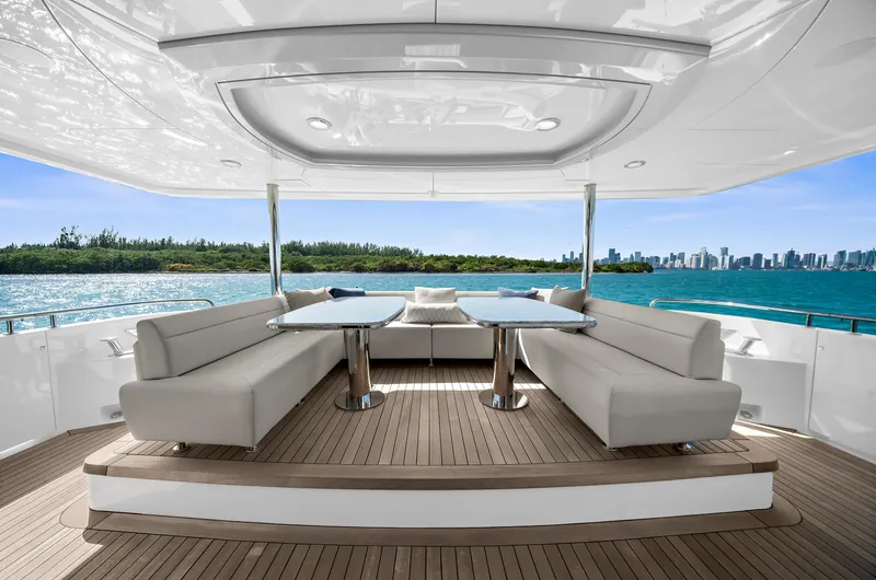 Slide: The Image of Ocean Alexander 32 L 2024 - 20
