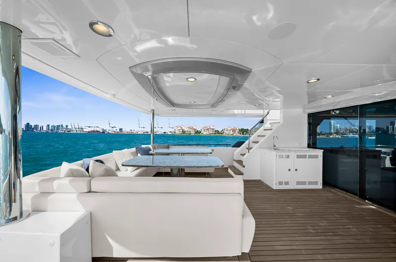Slide: The Image of Ocean Alexander 32 L 2024 - 22