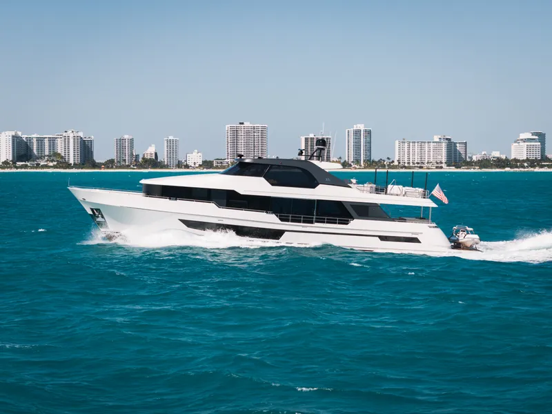 Slide: The Image of Ocean Alexander 32 L 2024 - 3