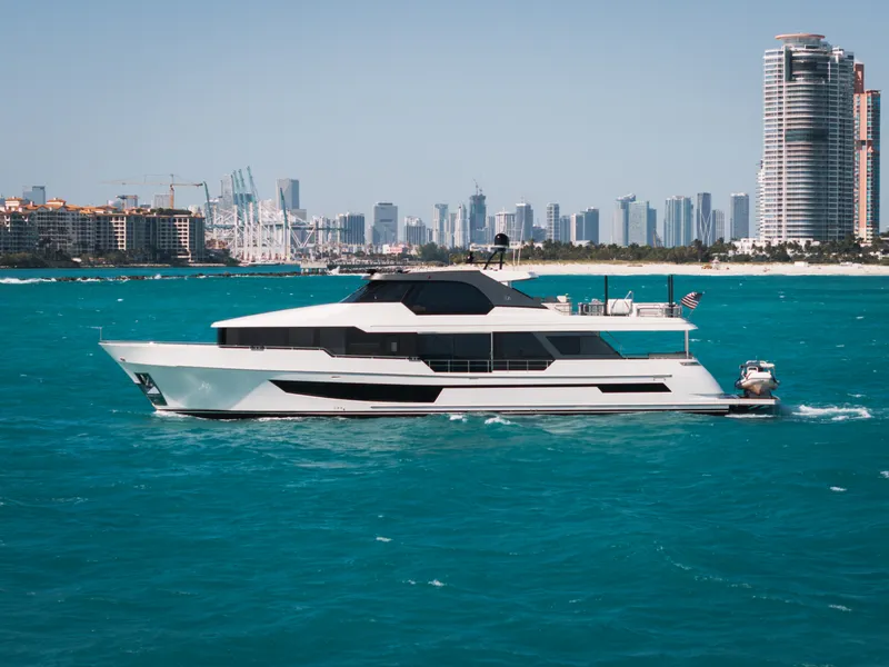 Slide: The Image of Ocean Alexander 32 L 2024 - 5