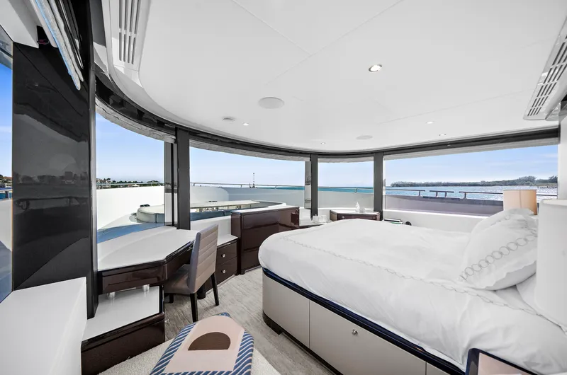 Slide: The Image of Ocean Alexander 32 L 2024 - 50