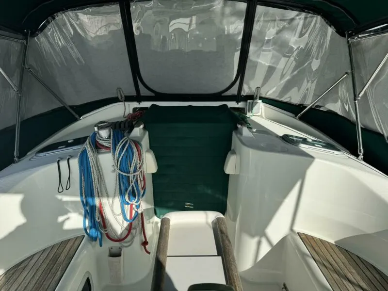 Slide: The Image of Beneteau 381 1999 - 13
