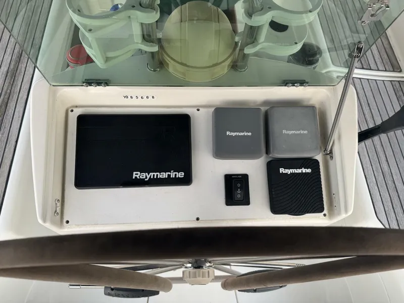 Slide: The Image of Beneteau 381 1999 - 22