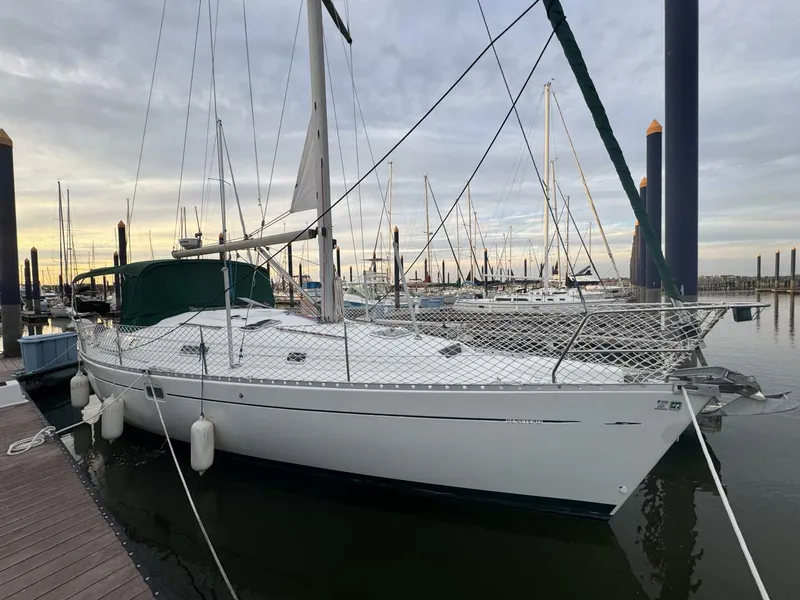 Slide: The Image of Beneteau 381 1999 - 4
