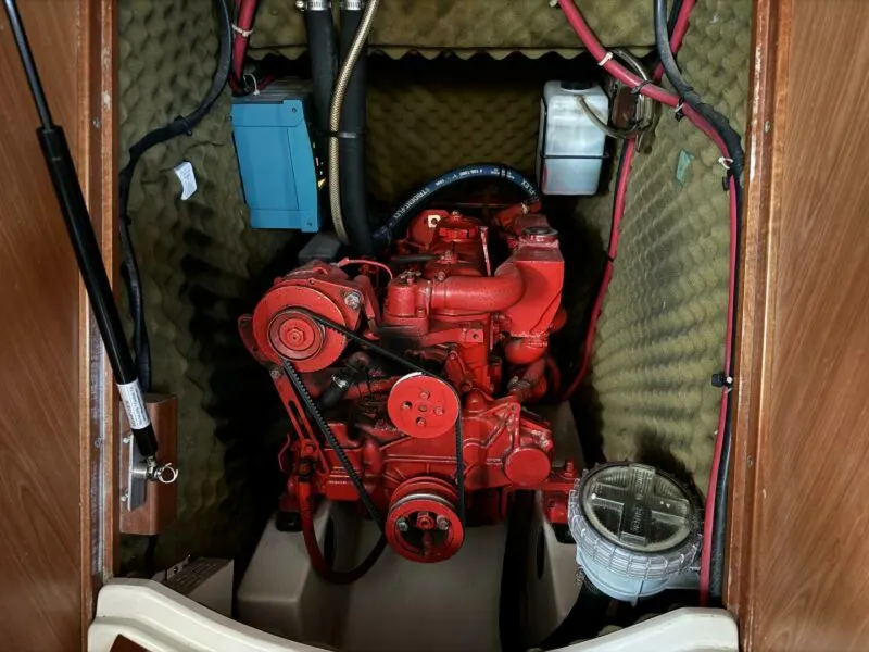 Slide: The Image of Beneteau 381 1999 - 40