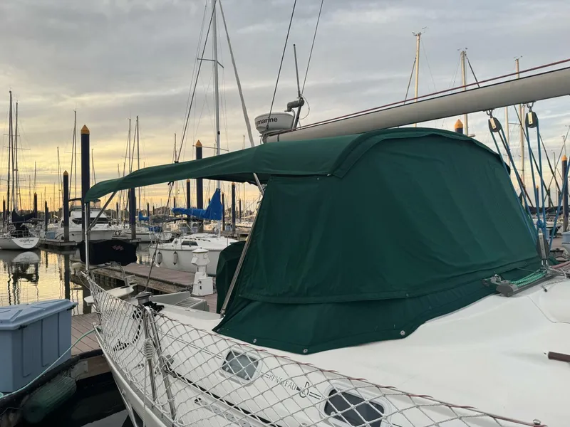 Slide: The Image of Beneteau 381 1999 - 7