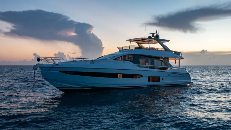 Slide: The Image of Azimut 78 2022 - 10