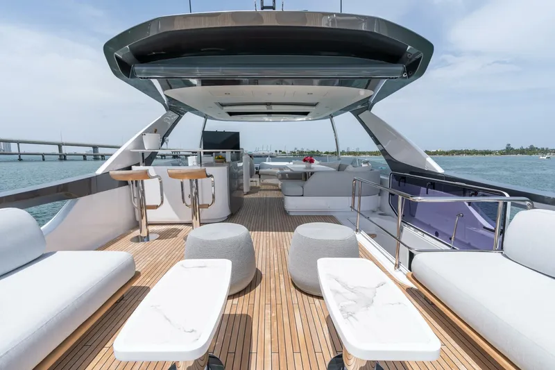 Slide: The Image of Azimut 78 2022 - 17