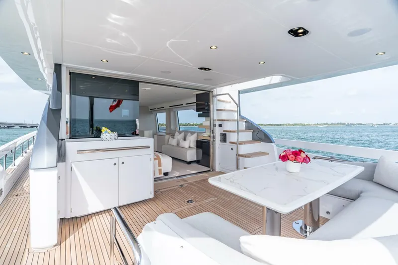 Slide: The Image of Azimut 78 2022 - 24