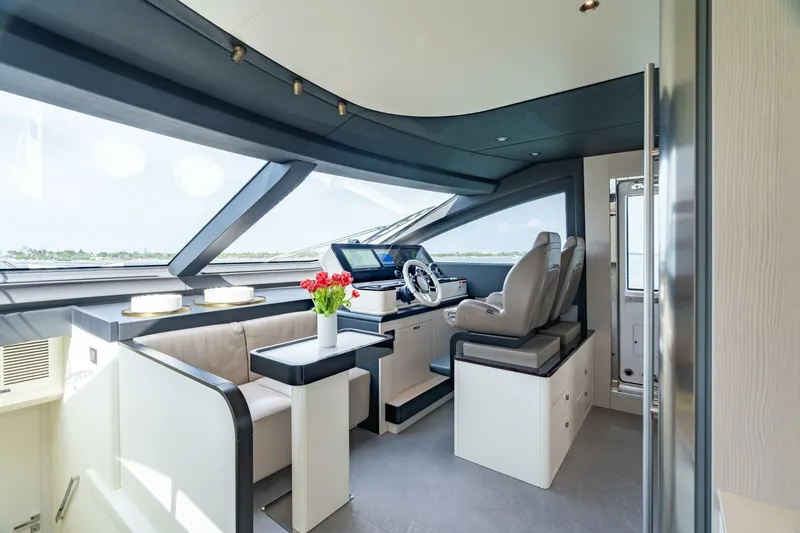 Slide: The Image of Azimut 78 2022 - 32