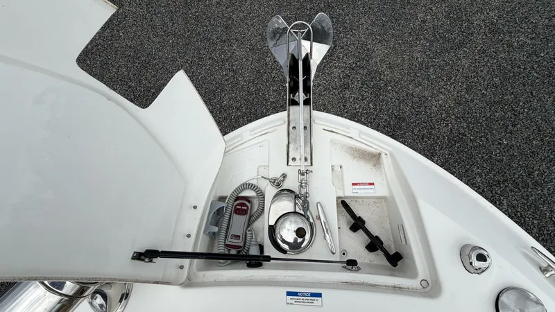 Slide: The Image of Sea Ray SLX 310 OB 2023 - 22