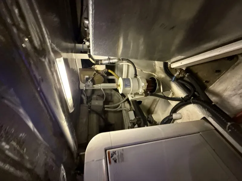 Slide: The Image of Carver Yachts 460 voyager 2004 - 108