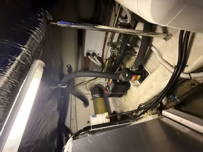 Slide: The Image of Carver Yachts 460 voyager 2004 - 109