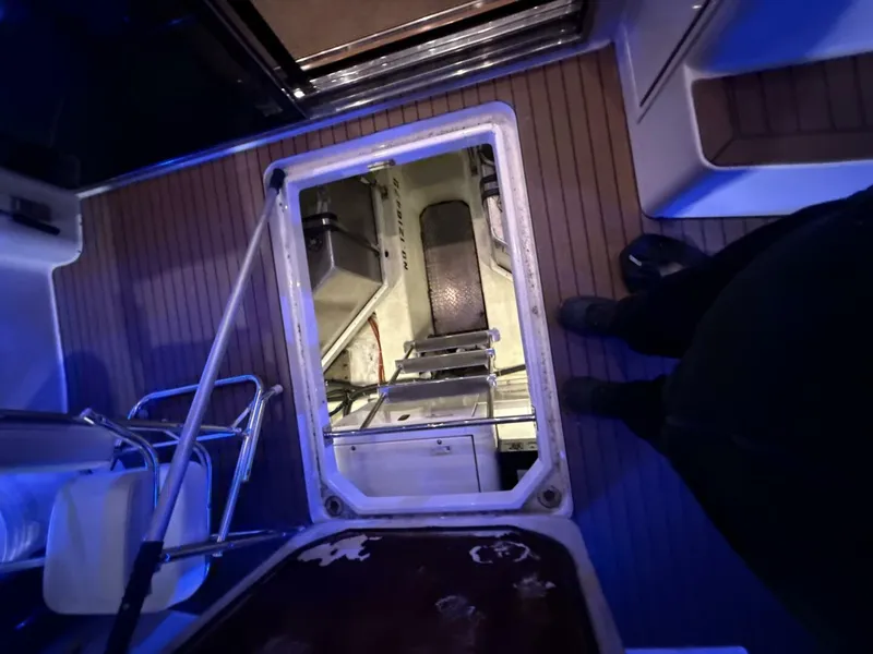 Slide: The Image of Carver Yachts 460 voyager 2004 - 111