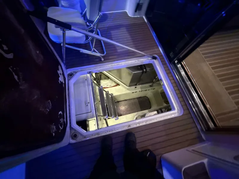 Slide: The Image of Carver Yachts 460 voyager 2004 - 112