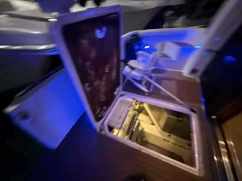 Slide: The Image of Carver Yachts 460 voyager 2004 - 113