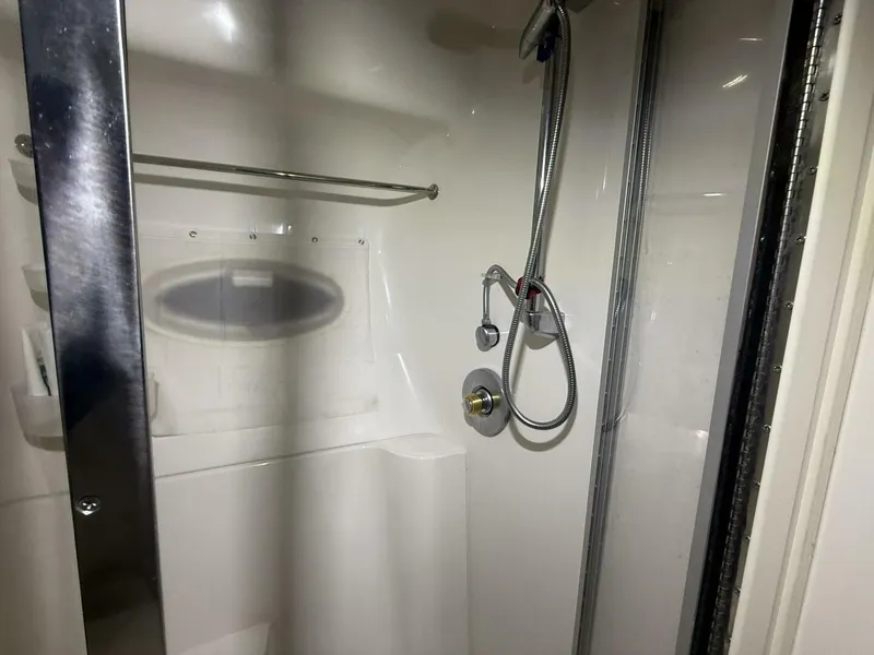 Slide: The Image of Carver Yachts 460 voyager 2004 - 20