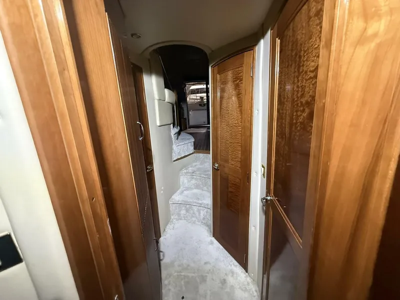 Slide: The Image of Carver Yachts 460 voyager 2004 - 22
