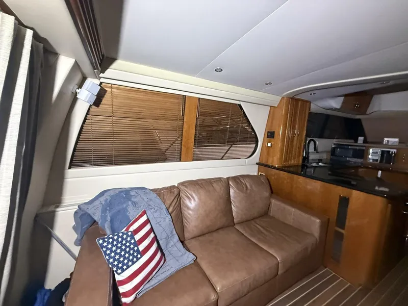 Slide: The Image of Carver Yachts 460 voyager 2004 - 26