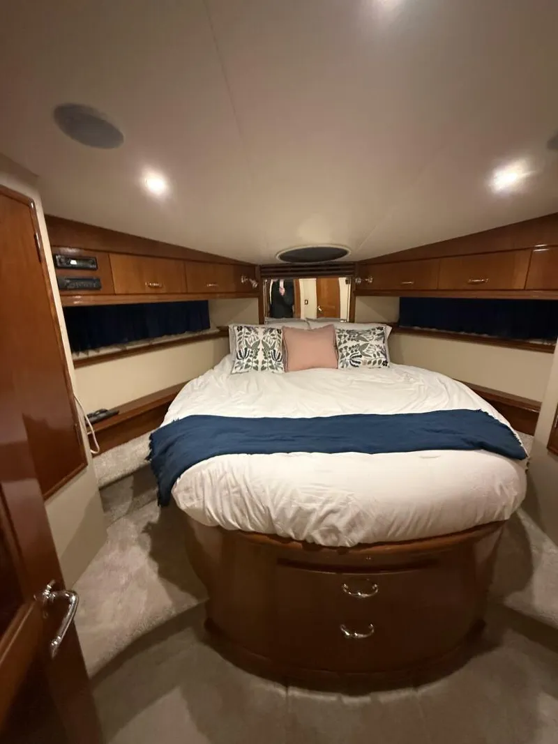 Slide: The Image of Carver Yachts 460 voyager 2004 - 3