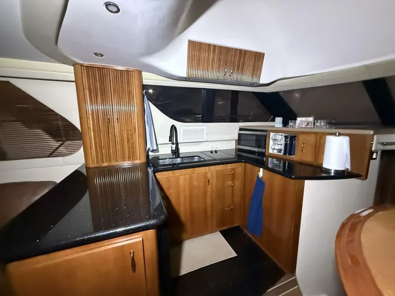 Slide: The Image of Carver Yachts 460 voyager 2004 - 36