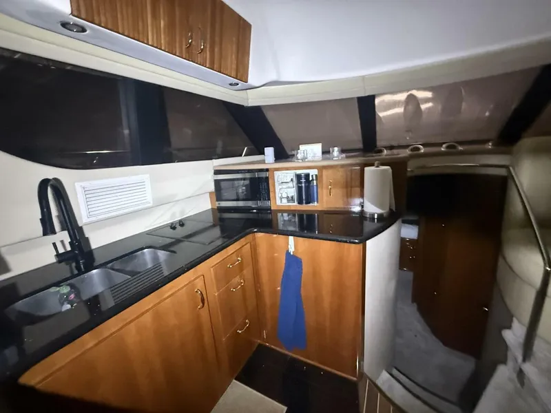 Slide: The Image of Carver Yachts 460 voyager 2004 - 44