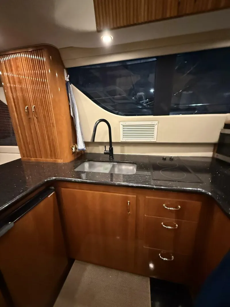Slide: The Image of Carver Yachts 460 voyager 2004 - 58
