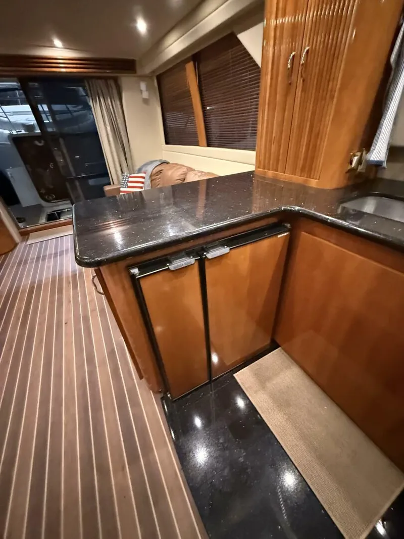 Slide: The Image of Carver Yachts 460 voyager 2004 - 59