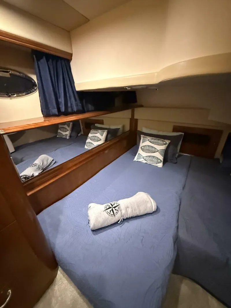 Slide: The Image of Carver Yachts 460 voyager 2004 - 64