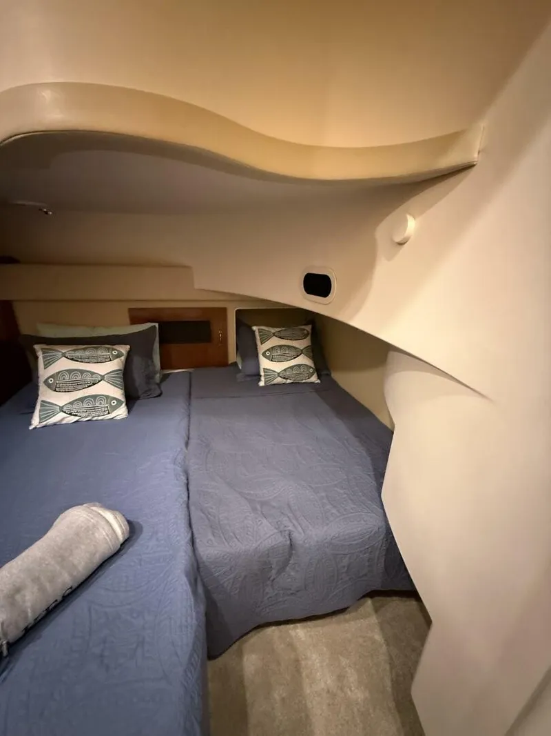 Slide: The Image of Carver Yachts 460 voyager 2004 - 65