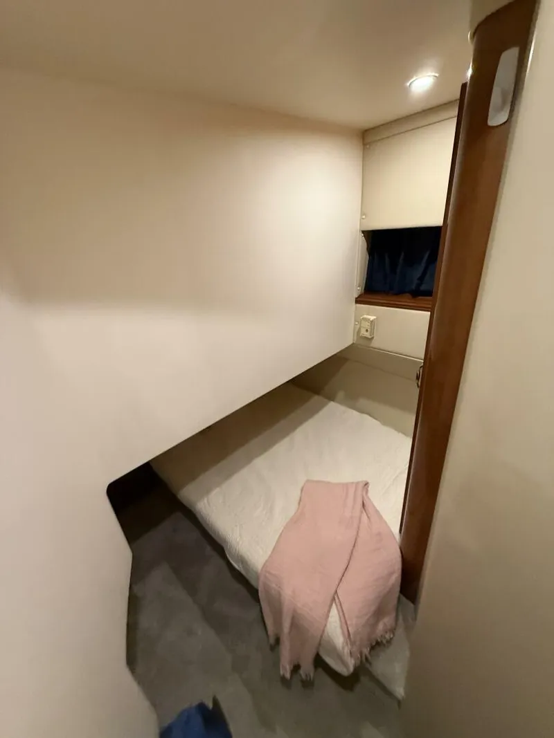 Slide: The Image of Carver Yachts 460 voyager 2004 - 67