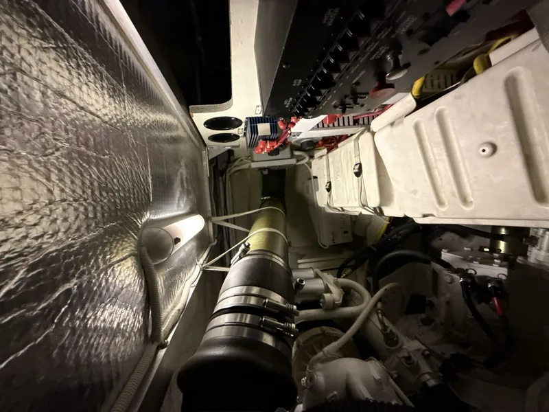 Slide: The Image of Carver Yachts 460 voyager 2004 - 77
