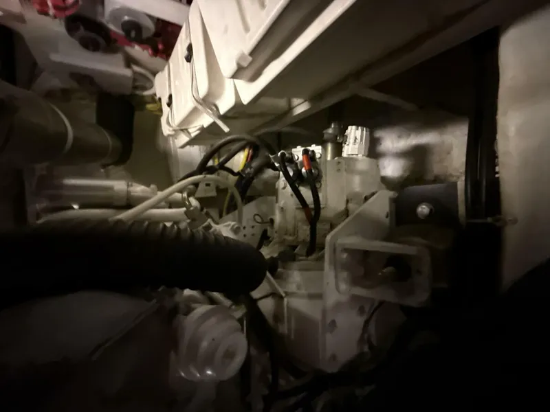 Slide: The Image of Carver Yachts 460 voyager 2004 - 82