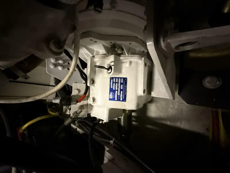Slide: The Image of Carver Yachts 460 voyager 2004 - 83