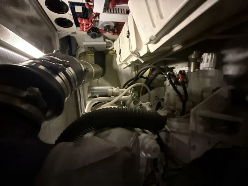 Slide: The Image of Carver Yachts 460 voyager 2004 - 85