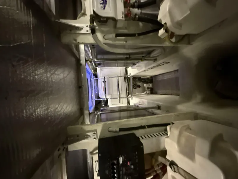 Slide: The Image of Carver Yachts 460 voyager 2004 - 86
