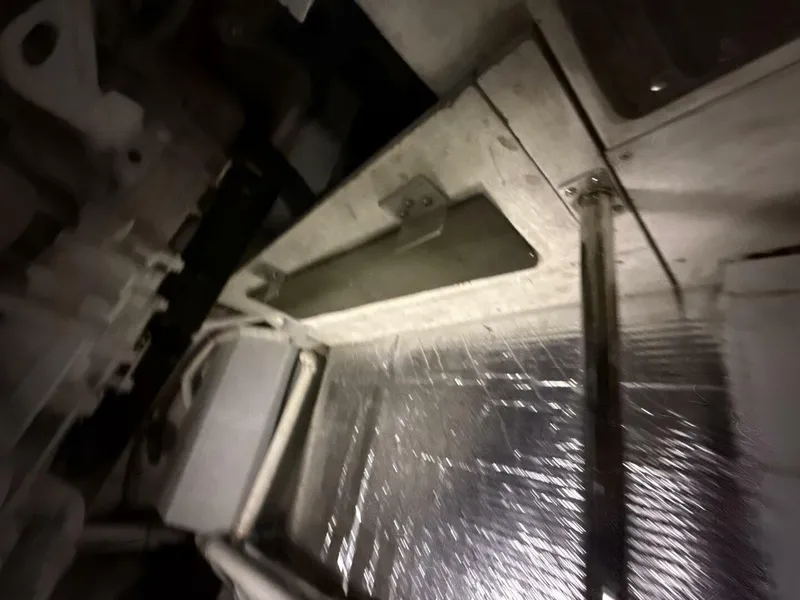 Slide: The Image of Carver Yachts 460 voyager 2004 - 87