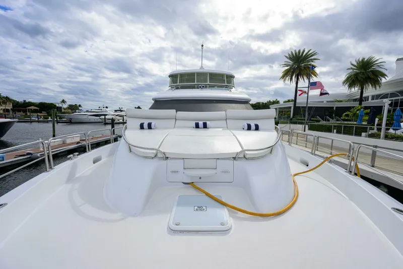 Slide: The Image of Hatteras HATTERAS 80 2006 - 23